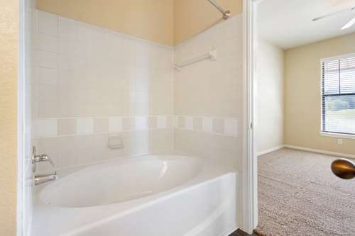 S Bed Las Brisas Apartment Homes 62